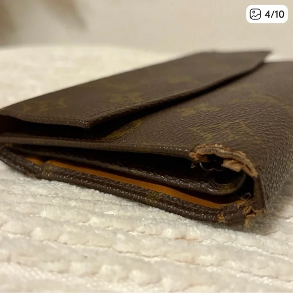 Louis Vuitton Brown Monogram Wallet with Checkbook - Picture 2 of 8